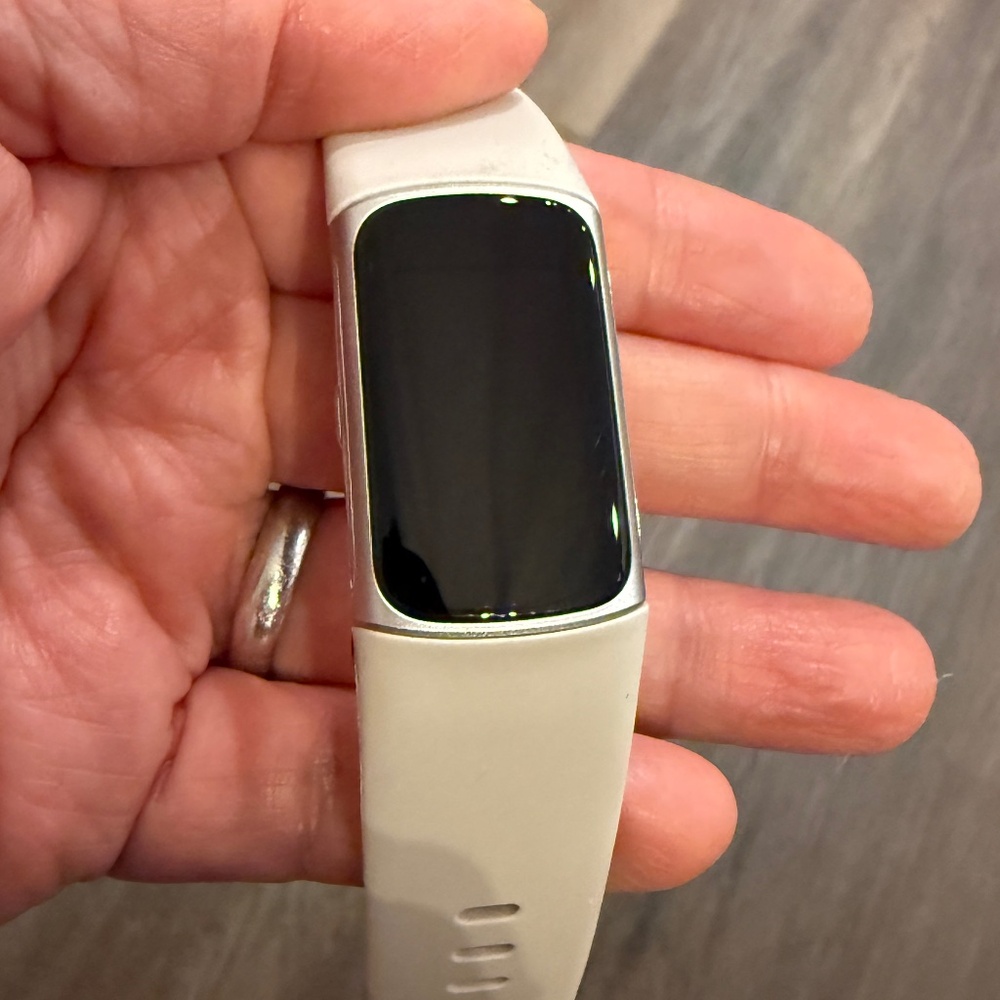 Fitbit Charge 6